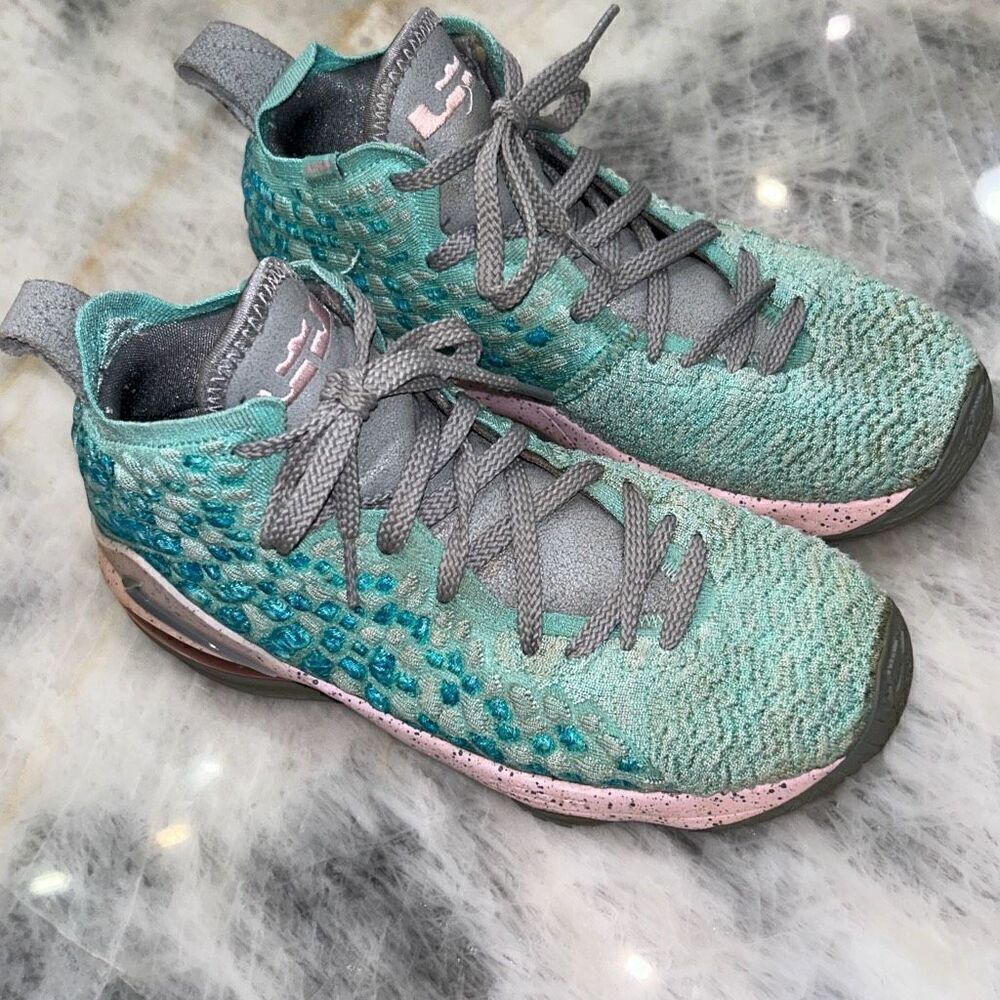 LeBron 17 GS 'South Beach